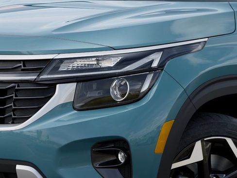 New 2026 Kia Seltos EX AWD/4WD image 10