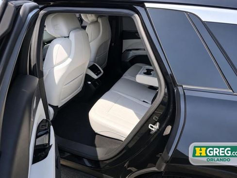 Used 2023 Cadillac Lyriq AWD image 18
