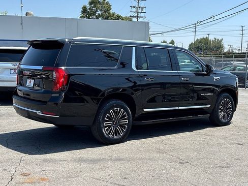 Used 2025 GMC Yukon XL Elevation AWD/4WD image 3