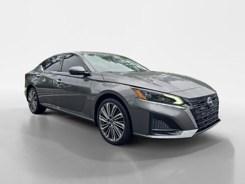 Certified 2025 Nissan Altima 2.5 SL AWD/4WD image 8