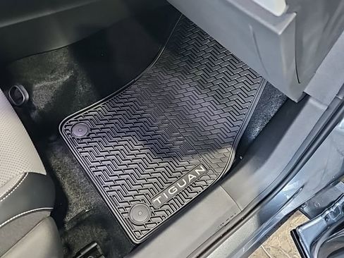 New 2026 Volkswagen Tiguan SE R-Line image 14