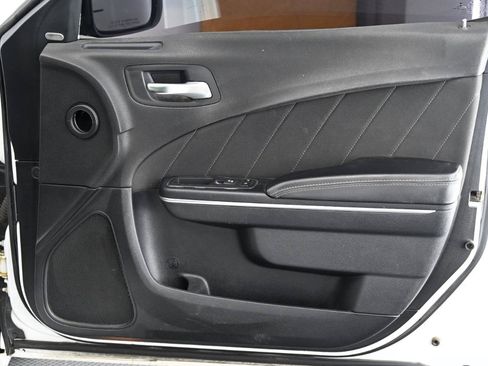Used 2017 Dodge Charger R/T RWD image 18
