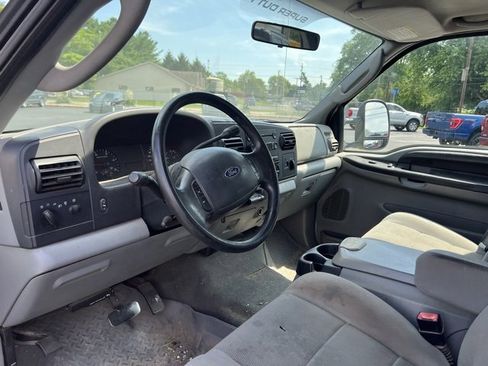 Used 2005 Ford F350 XL image 3