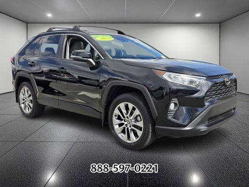 Used 2021 Toyota RAV4 XLE Premium image 7