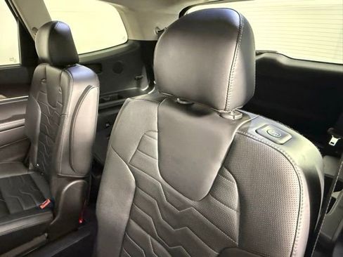 Used 2021 Kia Telluride SX w/ SX Prestige Package AWD/4WD image 39
