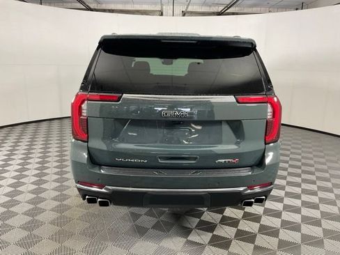 Used 2025 GMC Yukon AT4 w/ AT4 Premium Package AWD/4WD image 5
