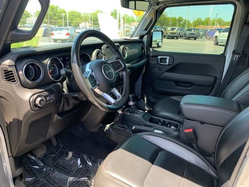 Used 2021 Jeep Wrangler Unlimited Sahara w/ Uconnect 4C Nav & Sound Group AWD/4WD image 11