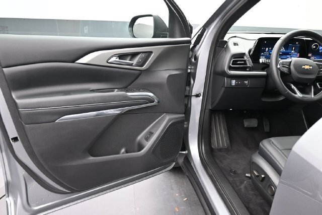 Used 2026 Chevrolet Traverse LT w/ Sun and Wheel Package FWD image 20