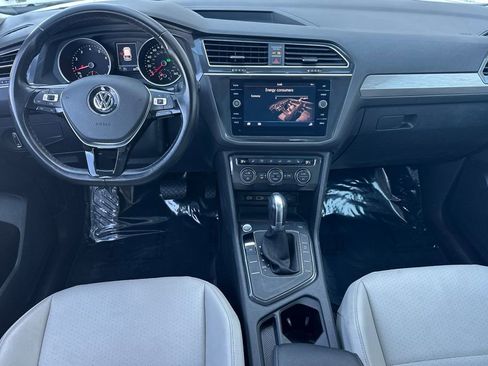 Used 2018 Volkswagen Tiguan SE w/ Panoramic Sunroof Package FWD image 12
