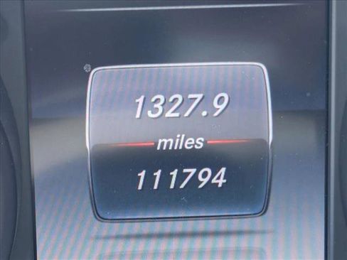 Used 2018 Mercedes-Benz GLC 300 image 8