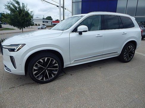 New 2026 Volvo XC90 B6 Ultra image 10