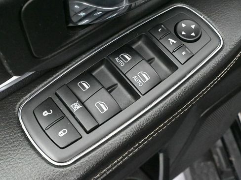 Used 2021 RAM 1500 Classic Warlock w/ Luxury Group AWD/4WD image 23