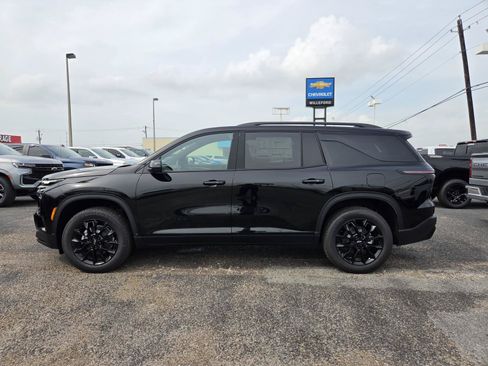 New 2026 Chevrolet Traverse LT w/ Midnight/Sport Edition FWD image 2