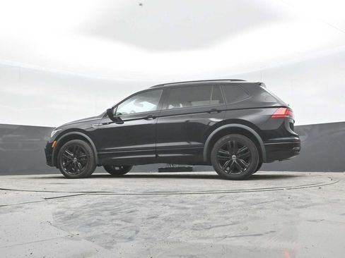 Used 2022 Volkswagen Tiguan SE R-Line AWD/4WD image 47