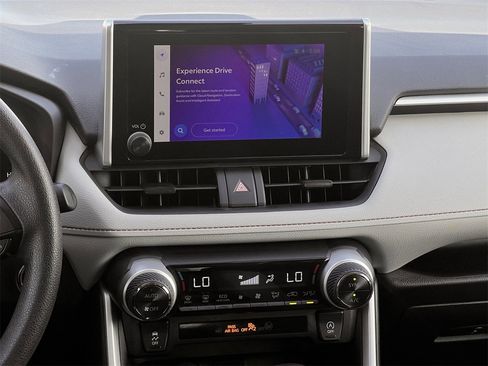 Used 2025 Toyota RAV4 XLE image 17