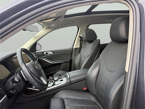 Used 2021 BMW X7 xDrive40i w/ Cold Weather Package image 14