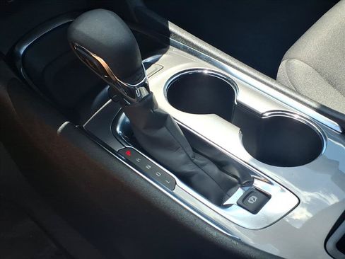 Used 2025 Chevrolet Malibu LT FWD image 9