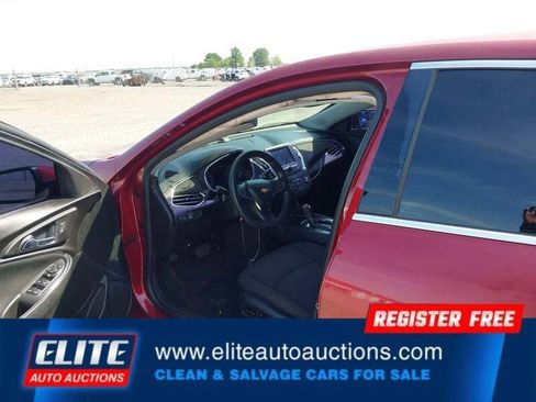 Used 2018 Chevrolet Malibu LT FWD image 35