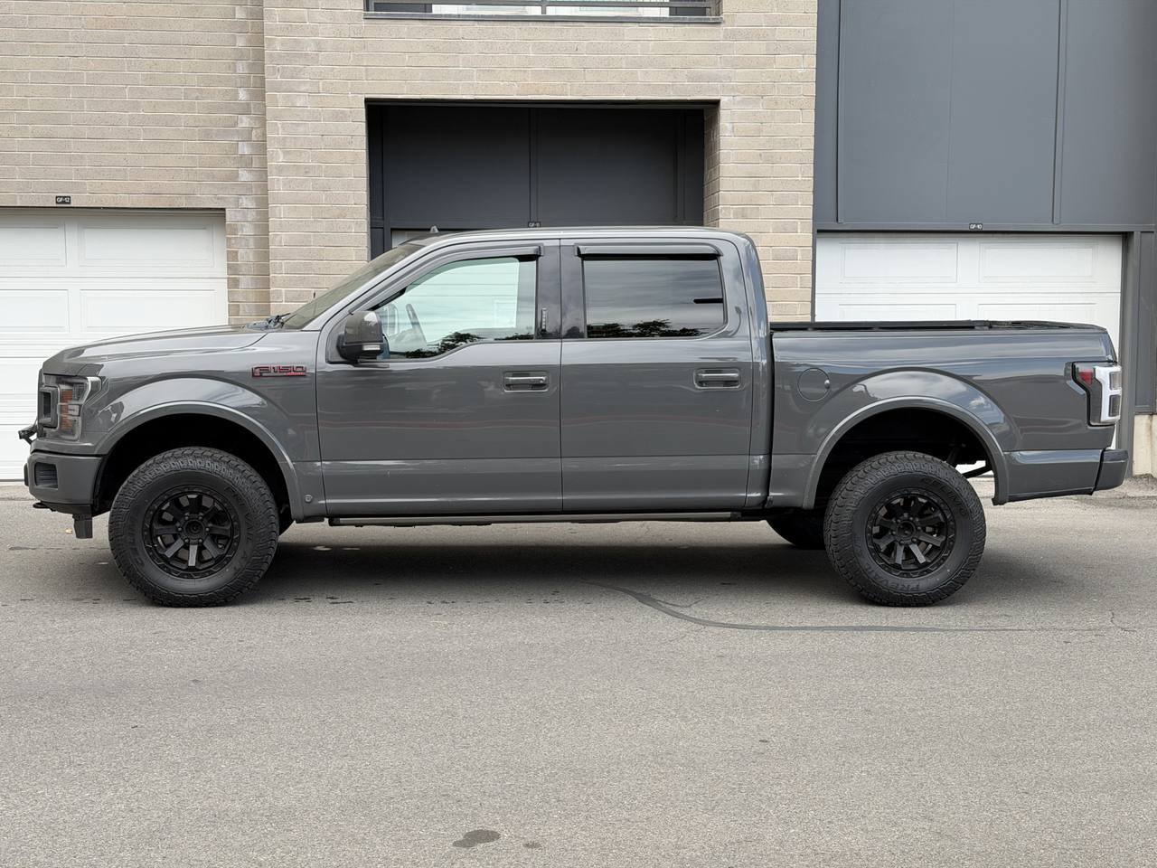Used 2018 Ford F150 Lariat w/ Equipment Group 502A Luxury AWD/4WD image 2