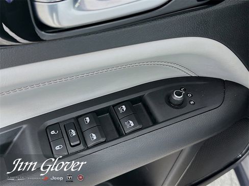 Used 2024 Jeep Compass Limited image 21