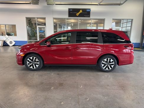 New 2026 Honda Odyssey EX-L image 2