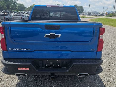 Used 2022 Chevrolet Silverado 1500 LT Trail Boss w/ LT Trail Boss Premium Package AWD/4WD image 4