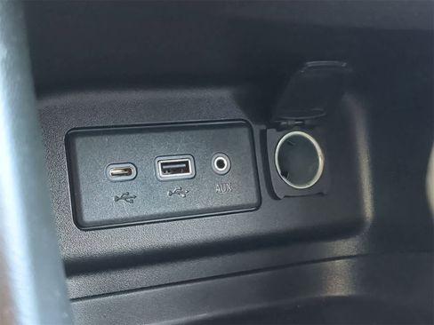 Used 2020 Chevrolet Equinox LT w/ Driver Convenience Package image 29