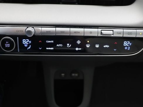 Used 2024 Hyundai Ioniq 5 Limited image 26