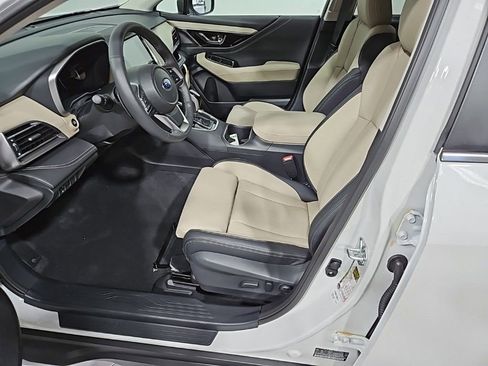 Used 2025 Subaru Outback Limited image 11