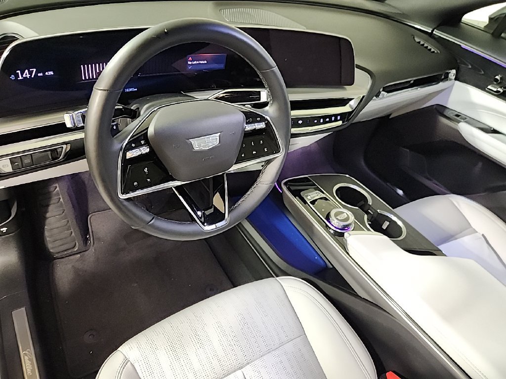 Used 2024 Cadillac Lyriq Luxury RWD image 10
