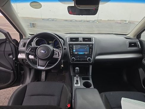 Used 2018 Subaru Outback 2.5i Premium image 9