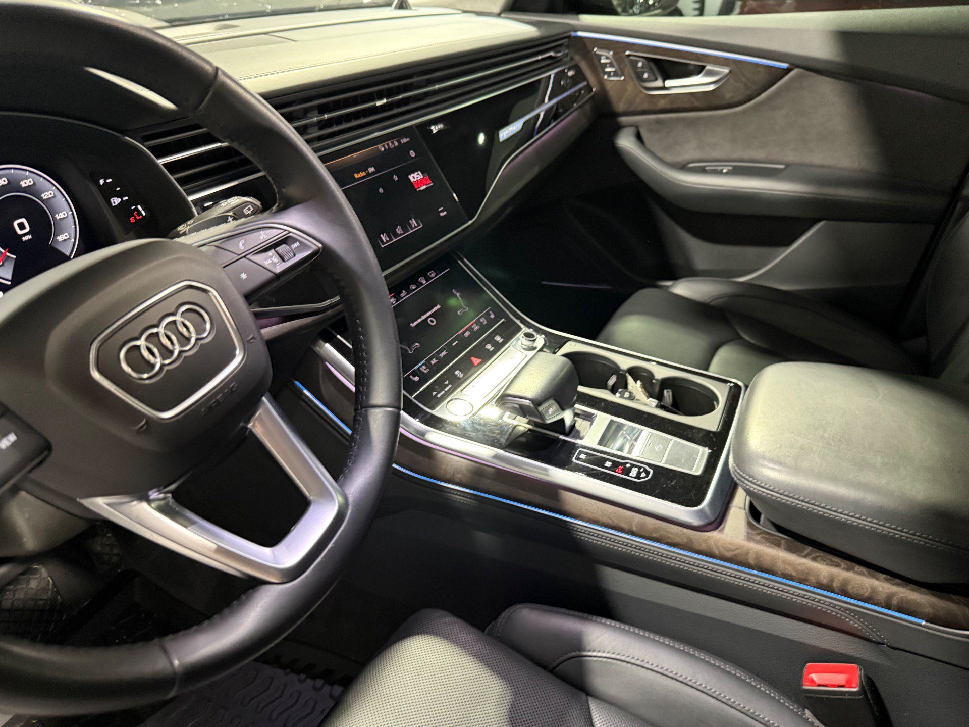 Used 2019 Audi Q8 Prestige w/ Luxury Package AWD/4WD image 29