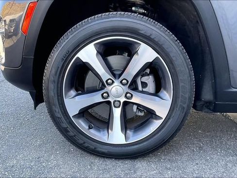 Used 2023 Jeep Grand Cherokee 4WD 4xe image 8