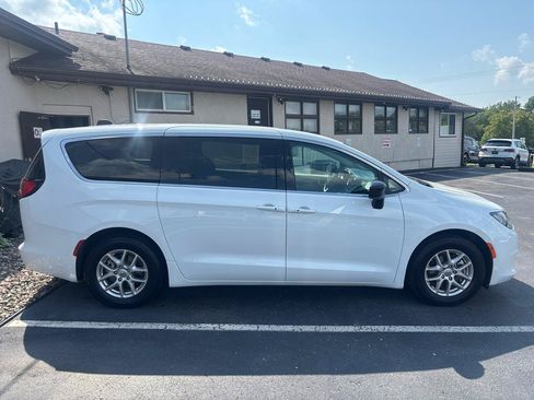 Used 2024 Chrysler Voyager LX FWD image 2