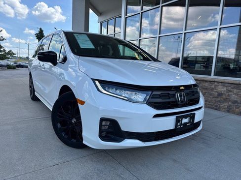 Used 2025 Honda Odyssey Sport-L image 2
