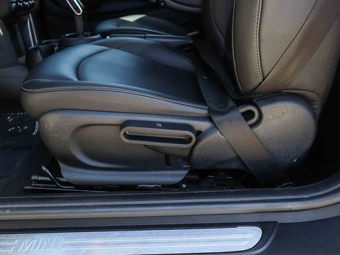 Used 2020 MINI Cooper 2-Door Hardtop FWD image 26