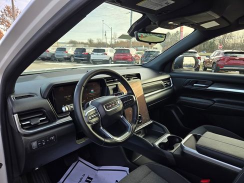 New 2025 GMC Terrain Elevation w/ Technology Package II image 2