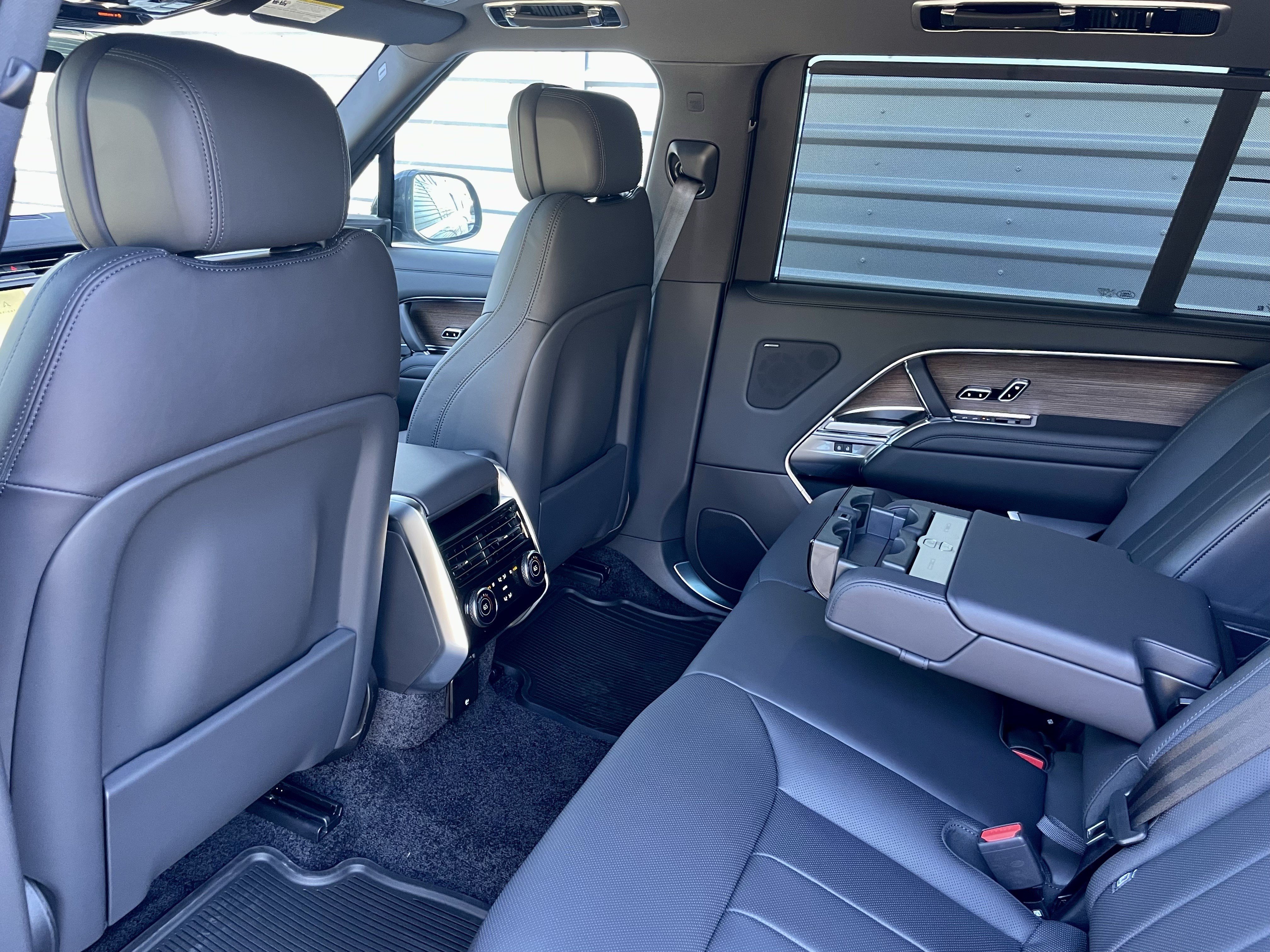 New 2027 Land Rover Range Rover Long Wheelbase SE AWD/4WD image 30