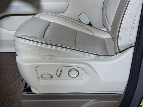 Used 2021 GMC Yukon Denali w/ Denali Premium Package image 18