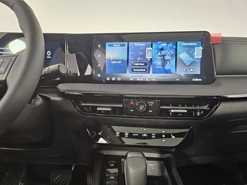 New 2026 Nissan Kicks SR w/ SR Premium Package image 30