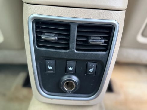 Used 2014 Chrysler 300 C RWD image 44