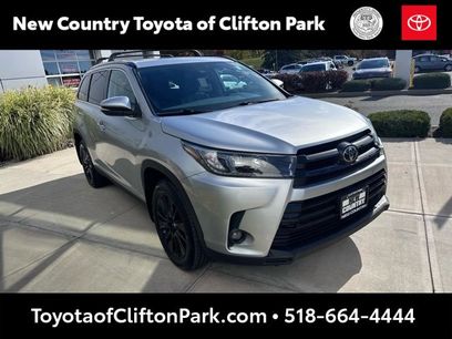 Used 2019 Toyota Highlander SE