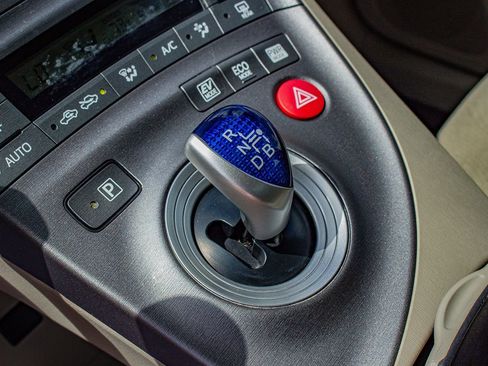 Used 2015 Toyota Prius Three FWD image 27