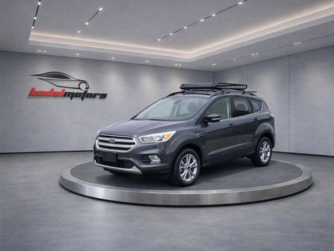 Used 2018 Ford Escape SE FWD image 3