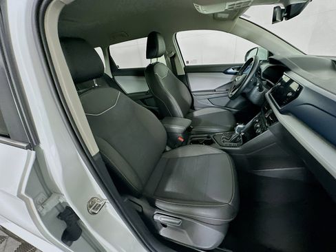 Used 2024 Volkswagen Taos SE image 28