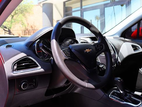 Used 2019 Chevrolet Cruze LS w/ LS Convenience Package FWD image 41