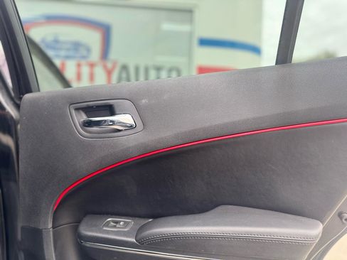 Used 2013 Dodge Charger SE image 39