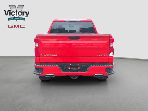 Used 2019 Chevrolet Silverado 1500 Custom w/ Custom Value Package AWD/4WD image 14