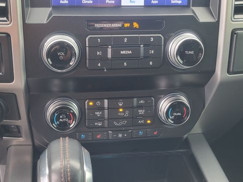 Used 2020 Ford F150 Platinum w/ Equipment Group 701A Luxury AWD/4WD image 20