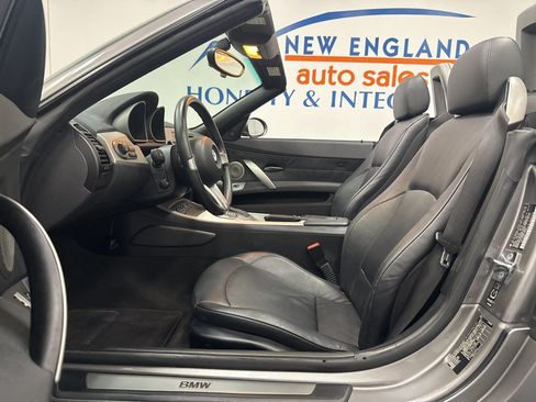 Used 2003 BMW Z4 2.5i RWD image 10